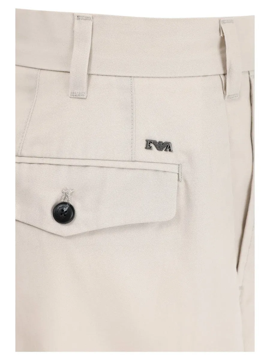 Bermuda chino in twill con pinces e piega