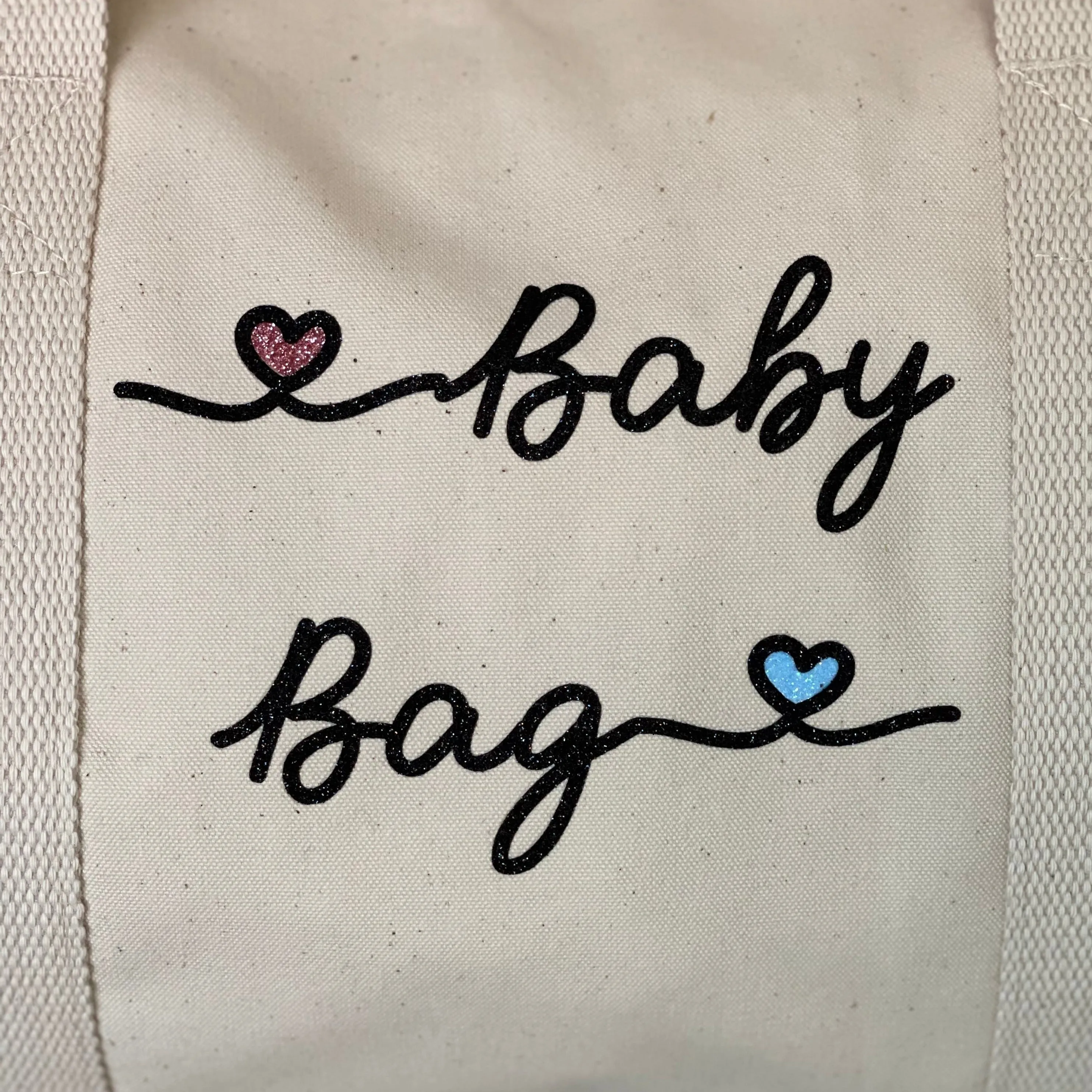 Borsone mamma, 1 borsone baby  e 2 Pochette con cuoricini Rosa/Azzurro